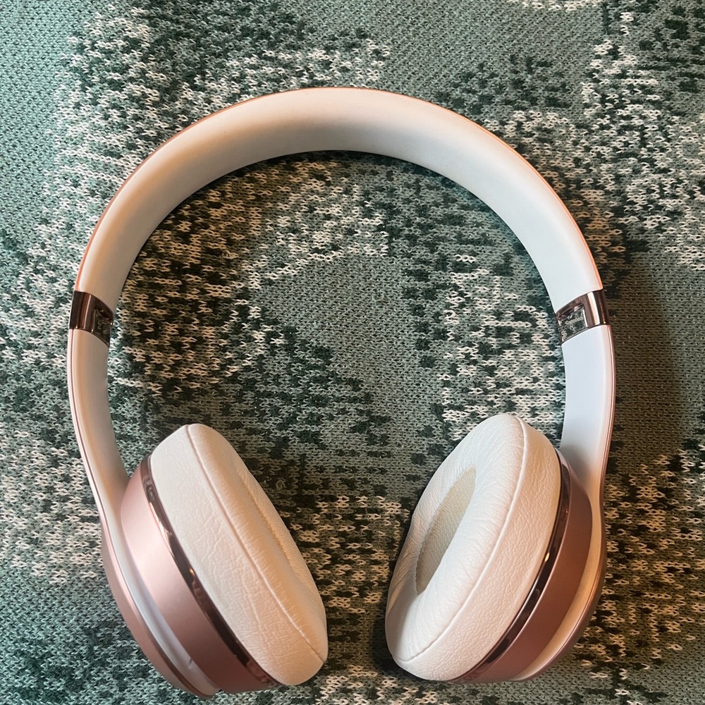 Rose Gold Beats Solo Wireless Headphones